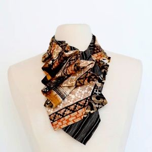 Lilian Asterfield neck piece